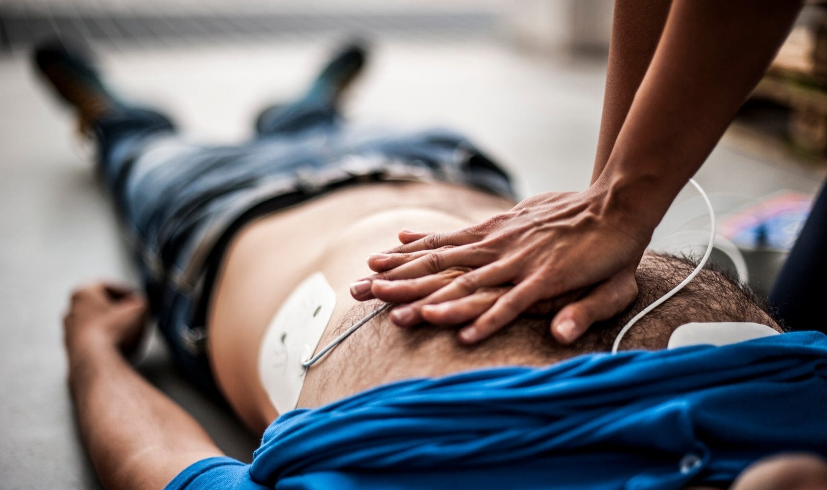 What is a Defibrillator? How AEDs work and How to use Them